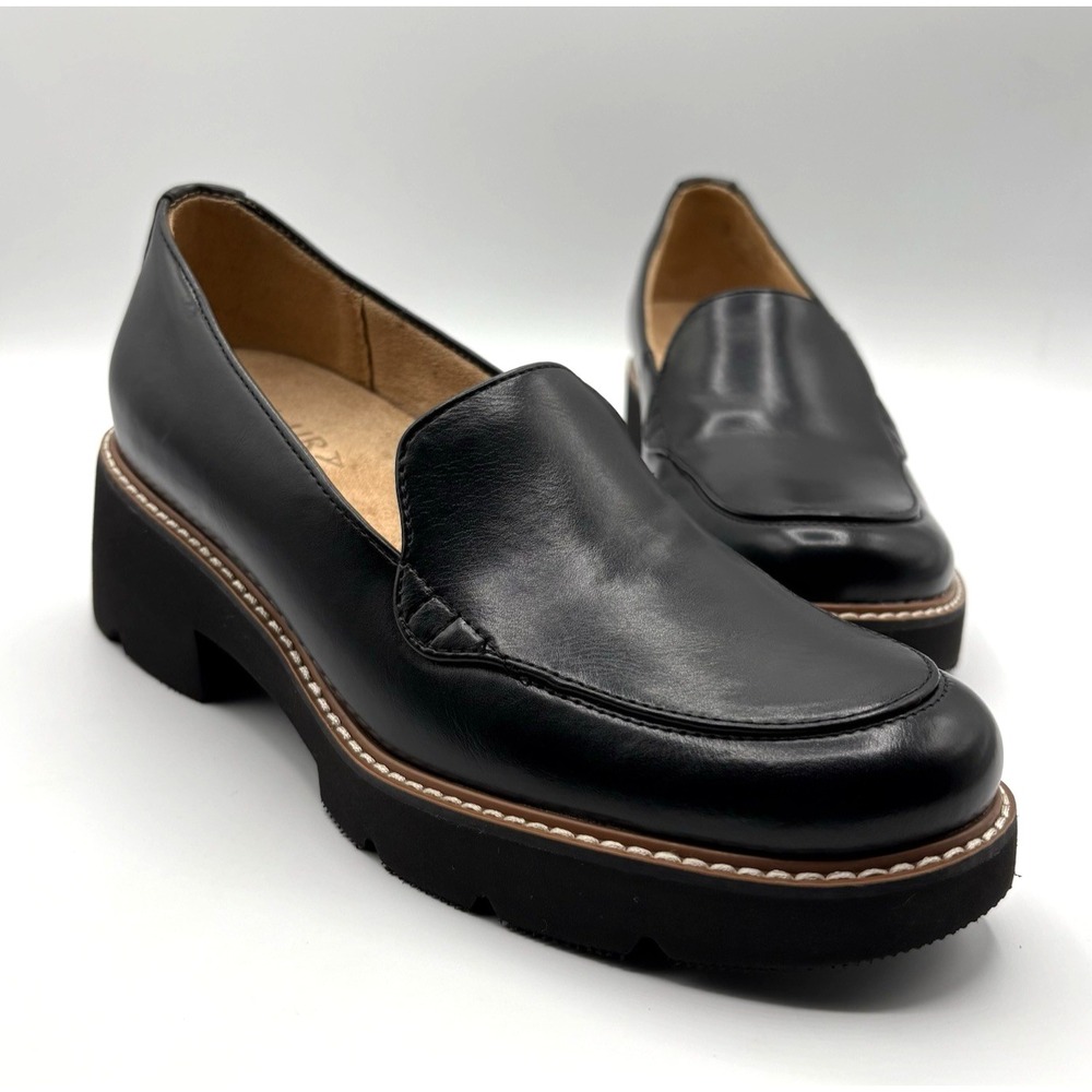 NATURALIZER Cabaret Loafer Women's Size 6M Black Faux Leather Lug Sole Shoe NWOB